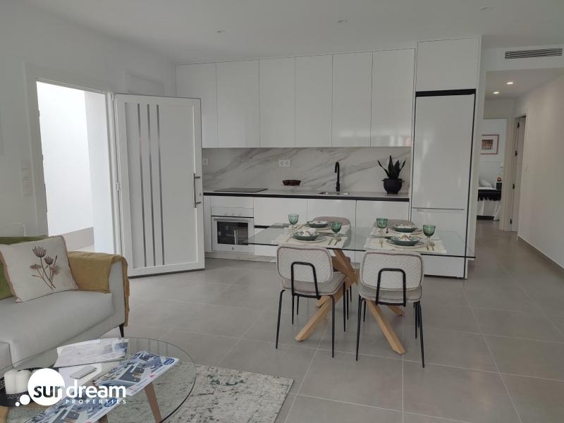 Villa de una sola planta con 3 dormitorios con piscina privada a la venta en Balsicas(Murcia)