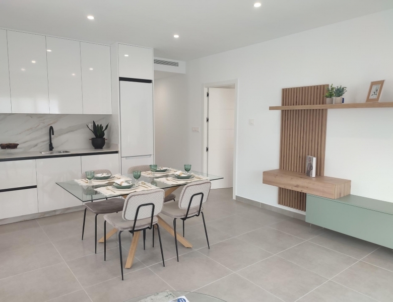 Villa de una sola planta con 3 dormitorios con piscina privada a la venta en Balsicas(Murcia)