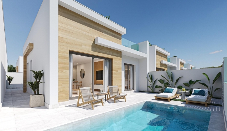 Villa de una sola planta de 3 dormitorios con piscina privada y solárium en El Jimenado, Murcia
