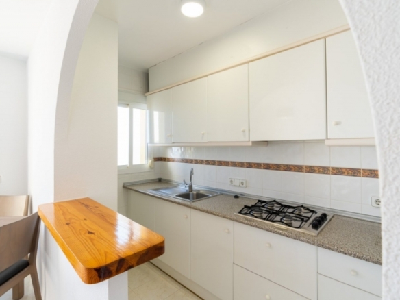 Apartamento de planta alta con 2 dormitorios a la venta en Calpe