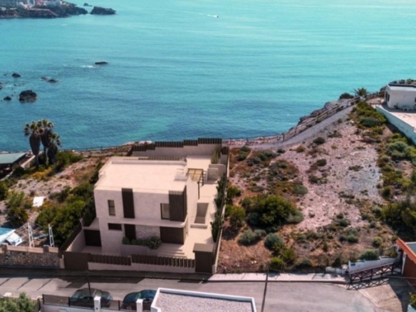 Exclusiva villa de lujo en primera línea de mar a la venta en  Cabo de Palos