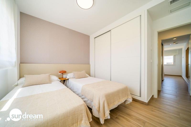 g_43071-6-23 Bungalow de planta alta con 2 dormitorios y solarium privado en Vistabella Golf(Orihuela)