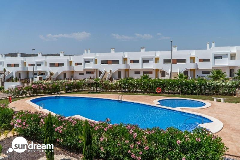 g_43072-11-1 Adosado de 2 dormitorios con jardín y solarium privado en Vistabella Golf(Orihuela)