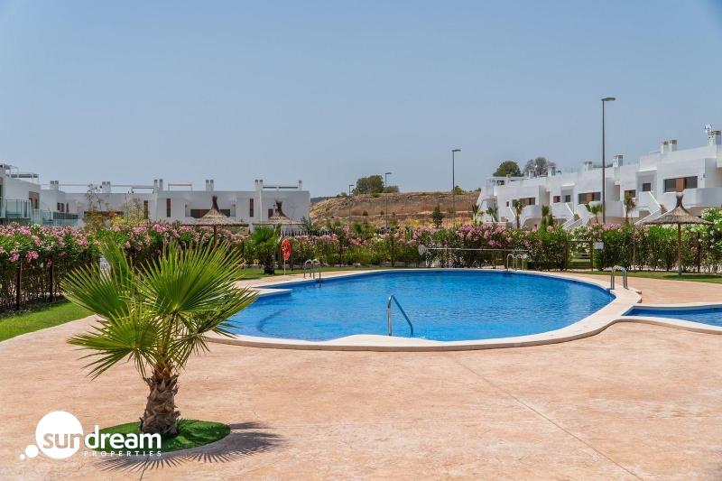 g_43072-11-24 Adosado de 2 dormitorios con jardín y solarium privado en Vistabella Golf(Orihuela)