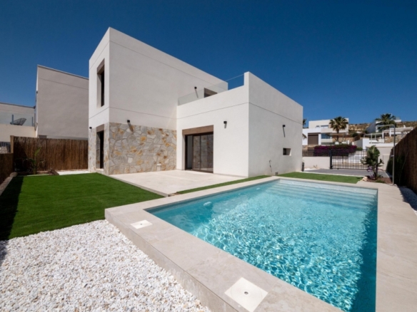 Exclusiva villa con 3 dormitorios y piscina privada en La Finca Golf & Spa Resort de Algorfa
