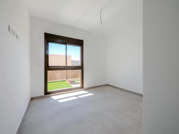 Exclusiva villa con 3 dormitorios y piscina privada en La Finca Golf & Spa Resort de Algorfa
