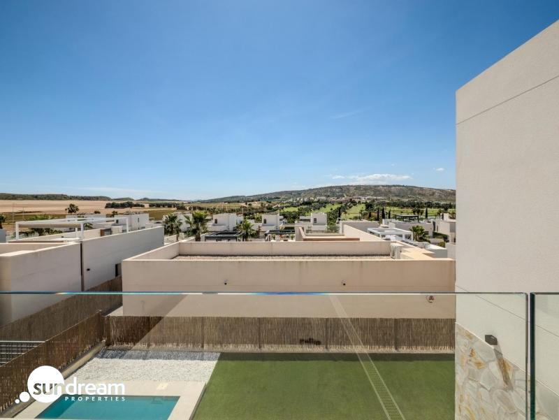 Exclusiva villa con 3 dormitorios y piscina privada en La Finca Golf & Spa Resort de Algorfa