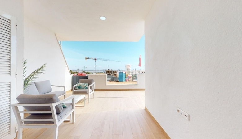 Bungalow de planta baja con 2 dormitorios y 2 amplias terrazas en Los Balcones(Torrevieja)