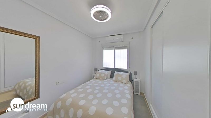 g_43129-5-13 Villa Independiente Totalmente Reformada con Solárium Privado y Piscina Comunitaria en Los Montesinos