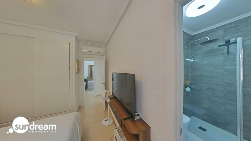 g_43129-5-18 Villa Independiente Totalmente Reformada con Solárium Privado y Piscina Comunitaria en Los Montesinos