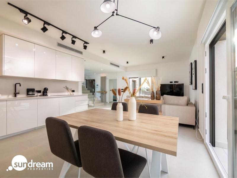 Villa independiente en una planta de 3 dormitorios con excelentes vistas panorámicas en Balcón de Finestrat