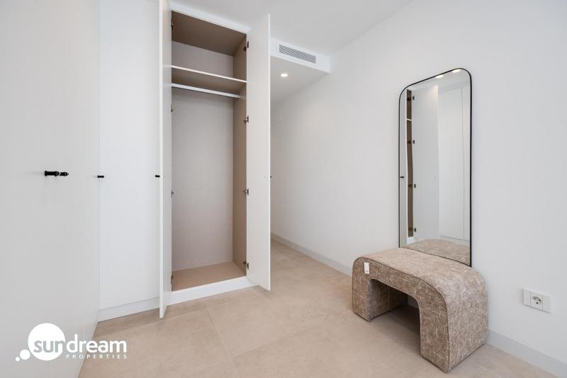 Villa adosada de 3 dormitorios con piscina privada y vistas al mar en venta en Mutxamel(Alicante)
