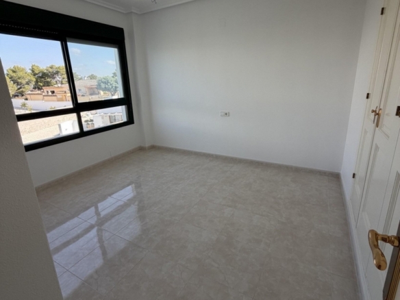 Apartamento de 2 dormitorios Llave en Mano en Venta en Lomas de Campoamor, Orihuela Costa