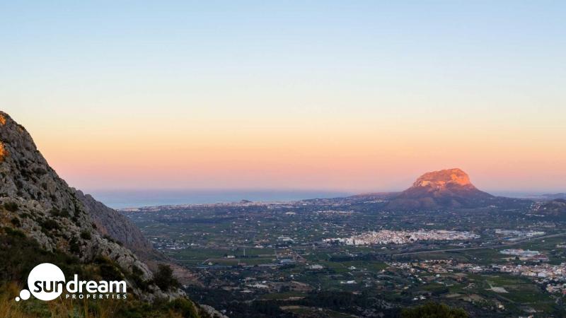 g_43188-6-19 Villa de lujo de nueva construcción de 3 dormitorios con vistas al mar y a la montaña – Pedreguer(Alicante)