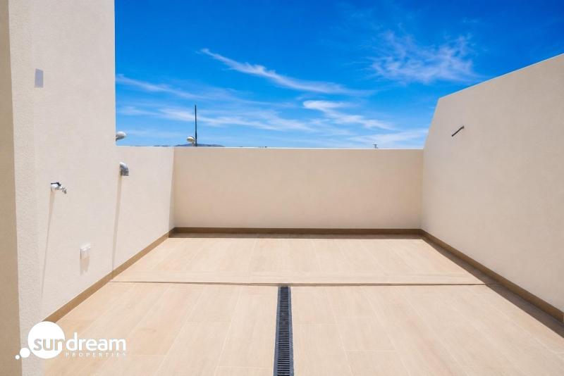 g_43201-36-13 Adosado moderno de 2 dormitorios con piscina comunitaria a la venta en Dolores