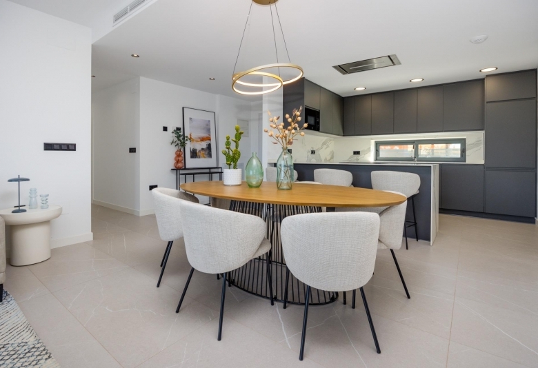 Villas de obra nueva en venta con piscina Torrevieja