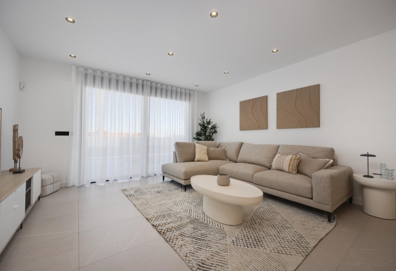 Villas de obra nueva en venta con piscina Torrevieja