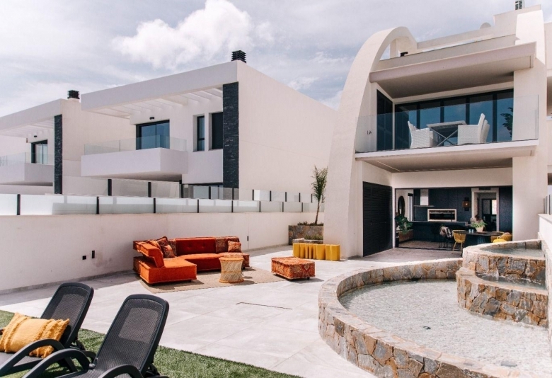 Apartamento de lujo con dos plantas en Ciudad Quesada – Rojales con vistas al mar.