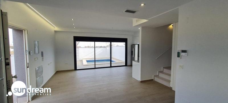 g_39462-6-4 Villa Independiente con 3 dormitorios y piscina privada a la venta en Villamartin(orihuela Costa)