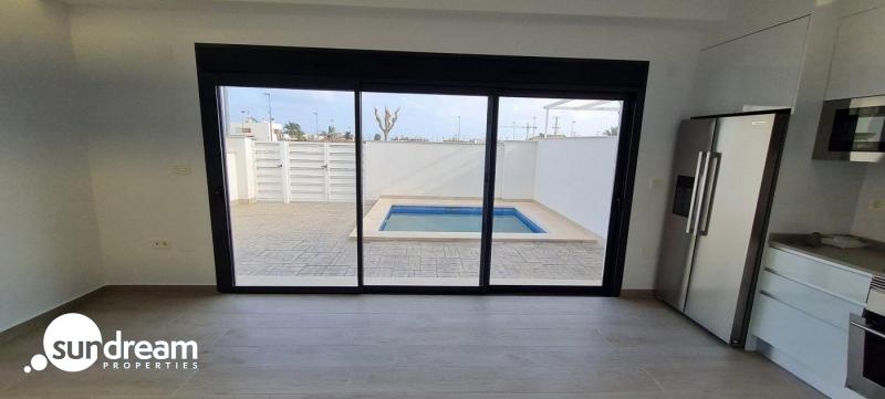 g_39462-6-8 Villa Independiente con 3 dormitorios y piscina privada a la venta en Villamartin(orihuela Costa)