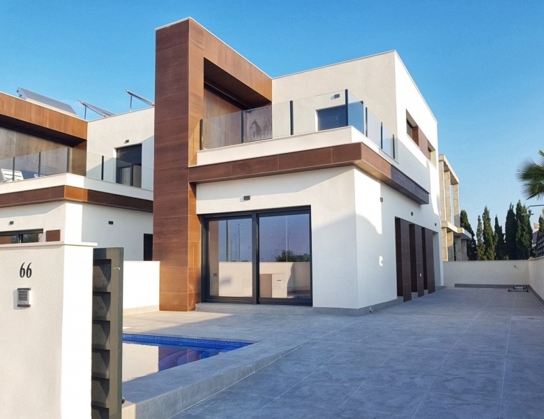 PAREADOS DE NUEVA CONSTRUCCIÓN DE 3 DORMITORIOS CON PISCINA EN DAYA NUEVA(ALICANTE)