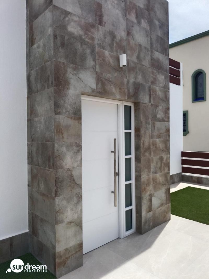 La Marquesa Golf – Villas en Primera Linea con 4 Dormitorios y 4 Baños.