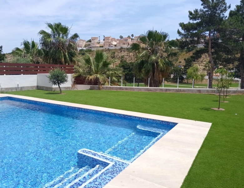 La Marquesa Golf – Villas en Primera Linea con 4 Dormitorios y 4 Baños.