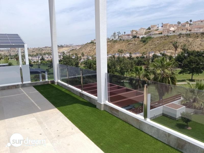 La Marquesa Golf – Villas en Primera Linea con 4 Dormitorios y 4 Baños.
