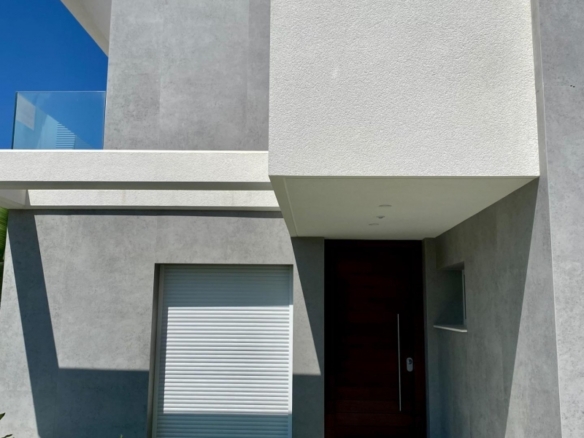 Villa moderna de 3 dormitorios con piscina privada en Finestrat