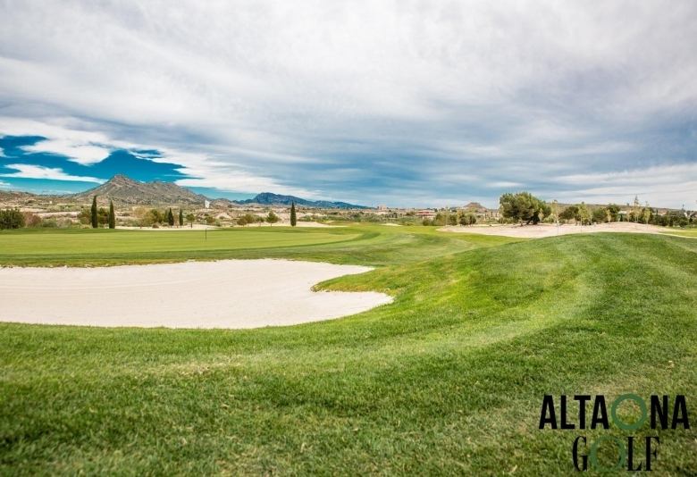 NUEVOS ADOSADOS DE 2 DORMITORIOS EN CAMPO DE GOLF RESORT, MURCIA.