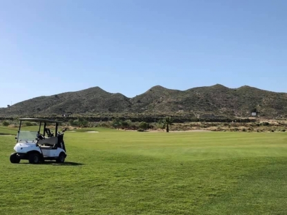 NUEVOS ADOSADOS DE 2 DORMITORIOS EN CAMPO DE GOLF RESORT, MURCIA.