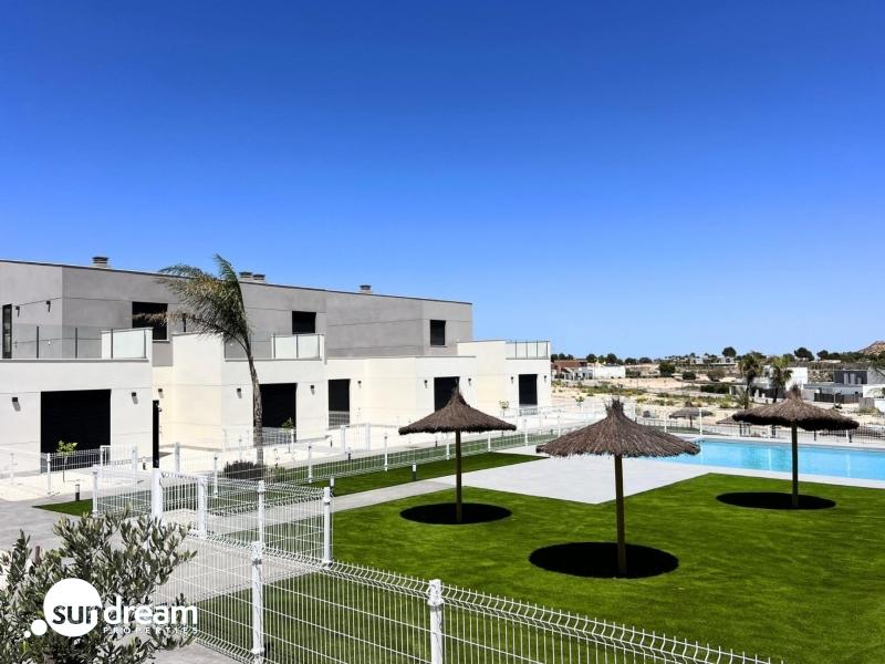 NUEVOS ADOSADOS DE 3 DORMITORIOS EN CAMPO DE GOLF RESORT, MURCIA