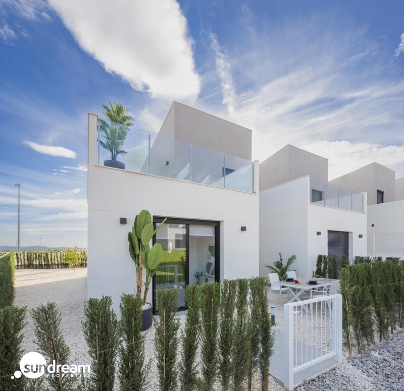 NUEVOS ADOSADOS DE 3 DORMITORIOS EN CAMPO DE GOLF RESORT, MURCIA