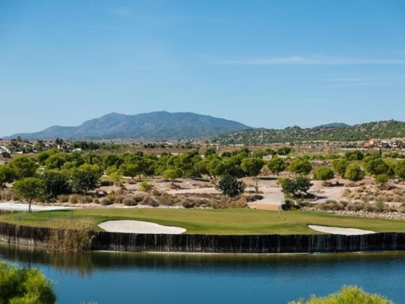 NUEVOS ADOSADOS DE 3 DORMITORIOS EN CAMPO DE GOLF RESORT, MURCIA