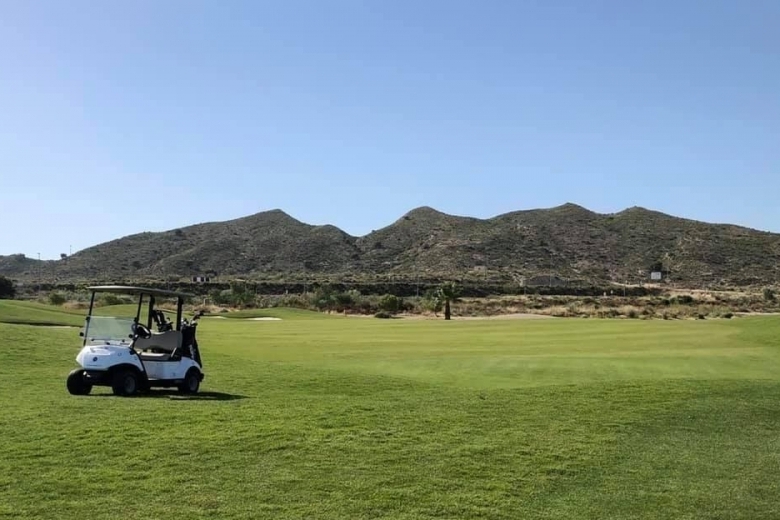 NUEVOS ADOSADOS DE 3 DORMITORIOS EN CAMPO DE GOLF RESORT, MURCIA