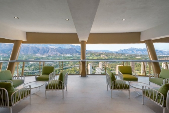 ESTUPENDO APARTAMENTO DE 2 DORMITORIOS EN EDIFICIO ICONICO  CON VISTAS ESPECTACULARES(BENIDORM).
