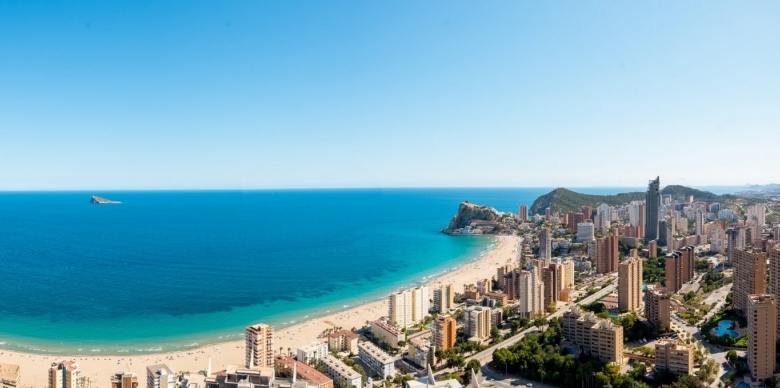 ESTUPENDO APARTAMENTO DE 2 DORMITORIOS EN EDIFICIO ICONICO  CON VISTAS ESPECTACULARES(BENIDORM).
