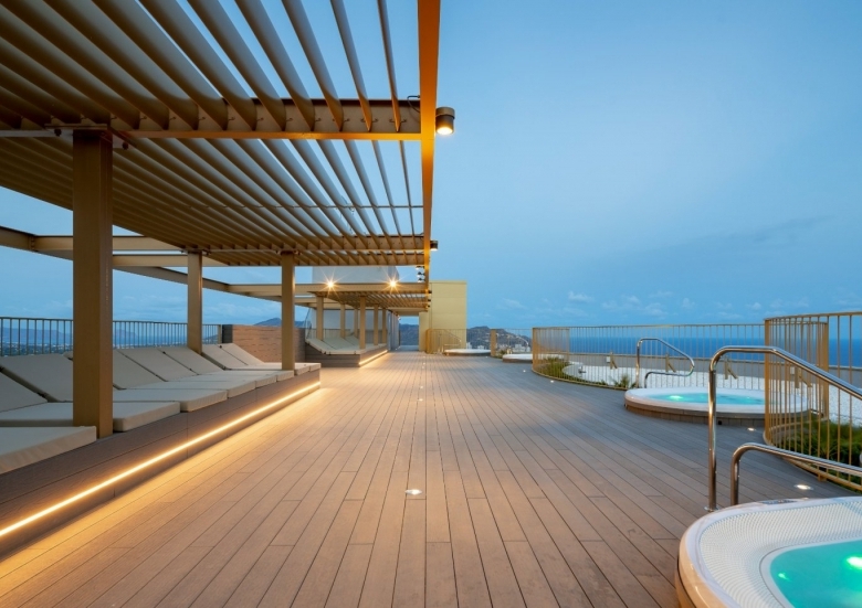 ESTUPENDO APARTAMENTO DE 2 DORMITORIOS EN EDIFICIO ICONICO  CON VISTAS ESPECTACULARES(BENIDORM).