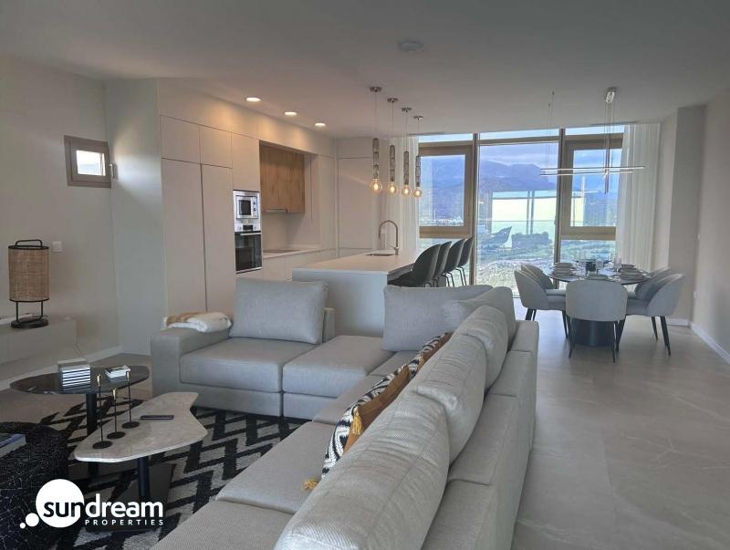ESTUPENDO APARTAMENTO DE 2 DORMITORIOS EN EDIFICIO ICONICO  CON VISTAS ESPECTACULARES(BENIDORM).