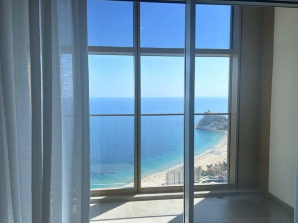 ESTUPENDO APARTAMENTO DE 2 DORMITORIOS EN EDIFICIO ICONICO  CON VISTAS ESPECTACULARES(BENIDORM).