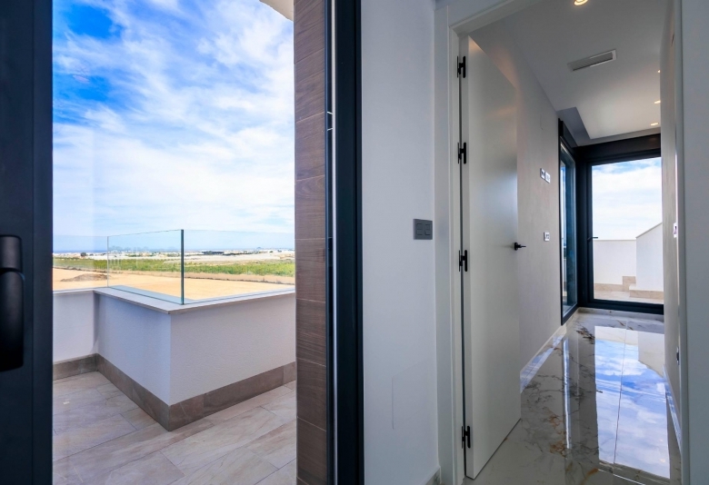 VILLAS DE OBRA NUEVA EN PILAR DE LA HORADADA EN EL CAMPO DE GOLF