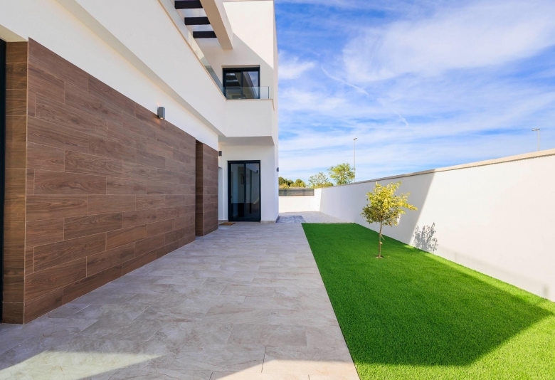 VILLAS DE OBRA NUEVA EN PILAR DE LA HORADADA EN EL CAMPO DE GOLF