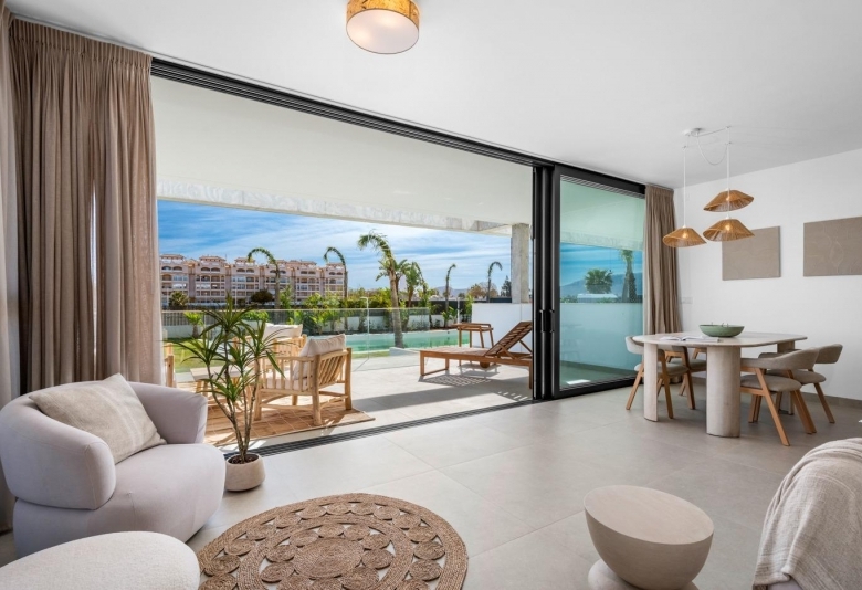 Apartamento en planta baja de 3 dormitorios en Mar de Cristal