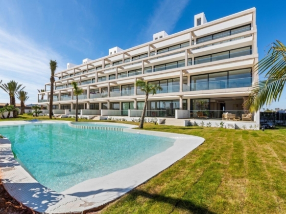 Apartamento en primera planta de  3 dormitorios en Mar de Cristal(Cartagena)