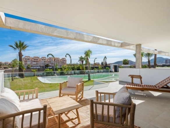 Apartamento en primera planta de  3 dormitorios en Mar de Cristal(Cartagena)