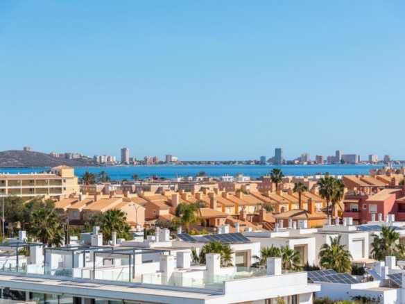 Apartamento en primera planta de  3 dormitorios en Mar de Cristal(Cartagena)