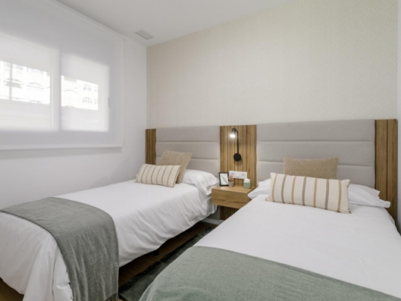 APARTAMENTO DE 2 DORM. EN PLANTA BAJA DE NUEVA CONSTRUCCIÓN EN TORREVIEJA A SOLO 700M DE LA PLAYA