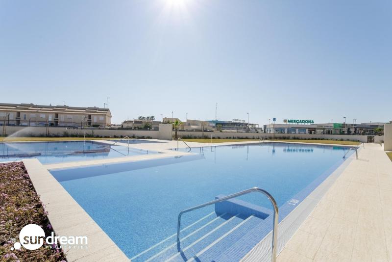 g_39618-11-22 APARTAMENTO DE 2 DORM. EN PLANTA BAJA DE NUEVA CONSTRUCCIÓN EN TORREVIEJA A SOLO 700M DE LA PLAYA
