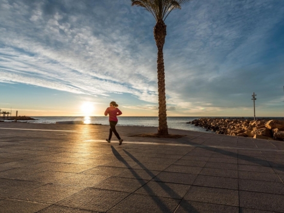 APARTAMENTO DE 2 DORM. EN PLANTA BAJA DE NUEVA CONSTRUCCIÓN EN TORREVIEJA A SOLO 700M DE LA PLAYA