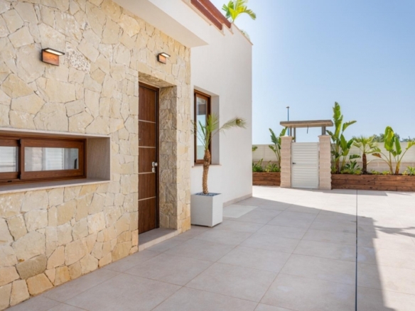 ESTUPENDA VILLA DE 3 DORM. DE NUEVA CONSTRUCCIÓN EN VERA, ALMERIA